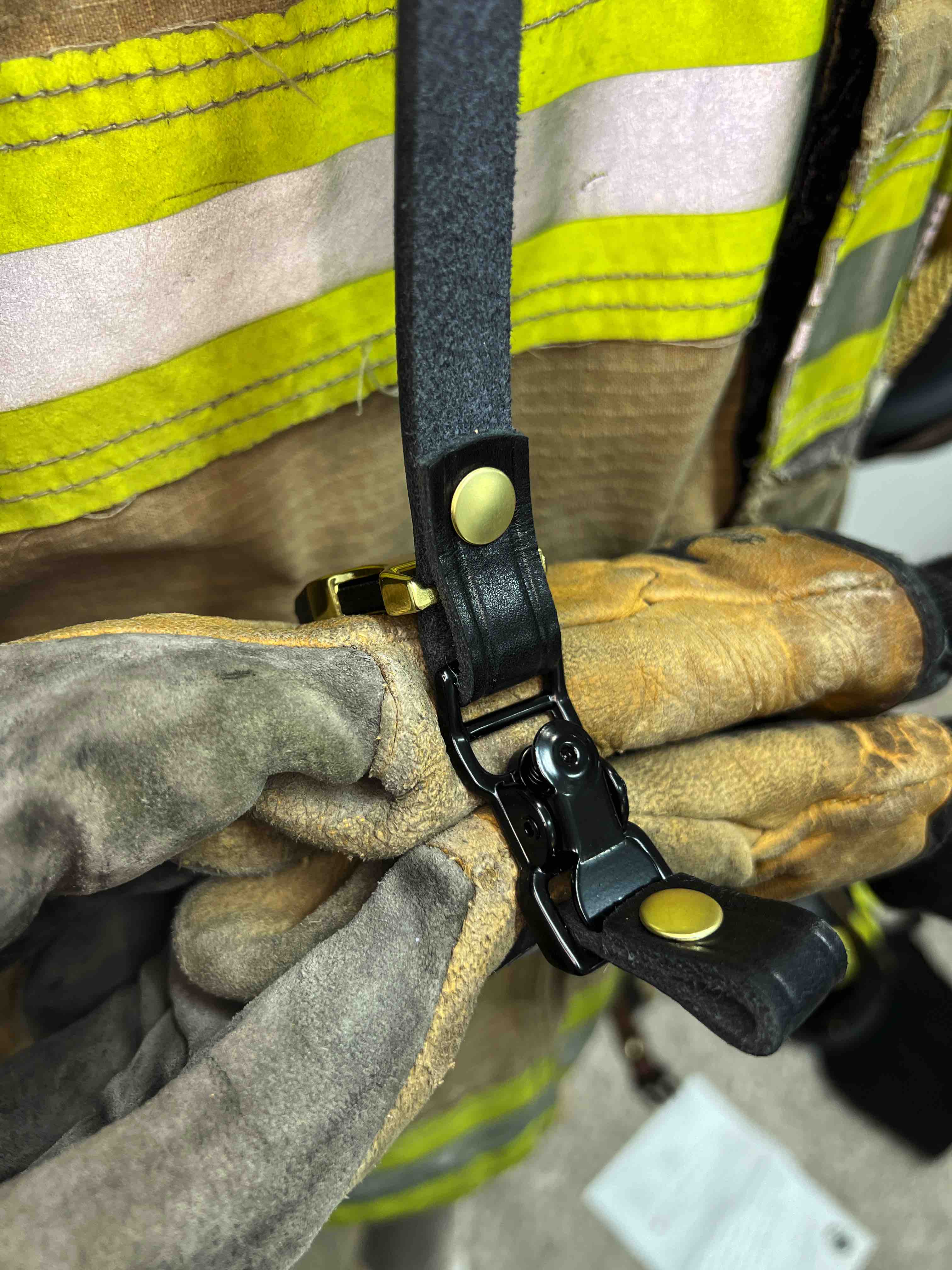 Deluxe Glove Strap w Quick Release